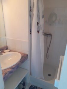 Locataires profitant d’un accueil personnalisé à Cap d'Agde.